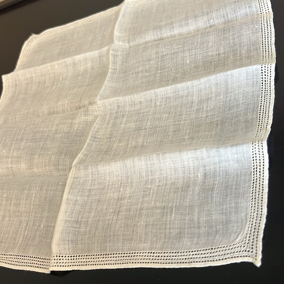 Vintage Handkerchiefs, bundle of 10. Very delicate hand embroidery, cotton - Picture 15 of 16